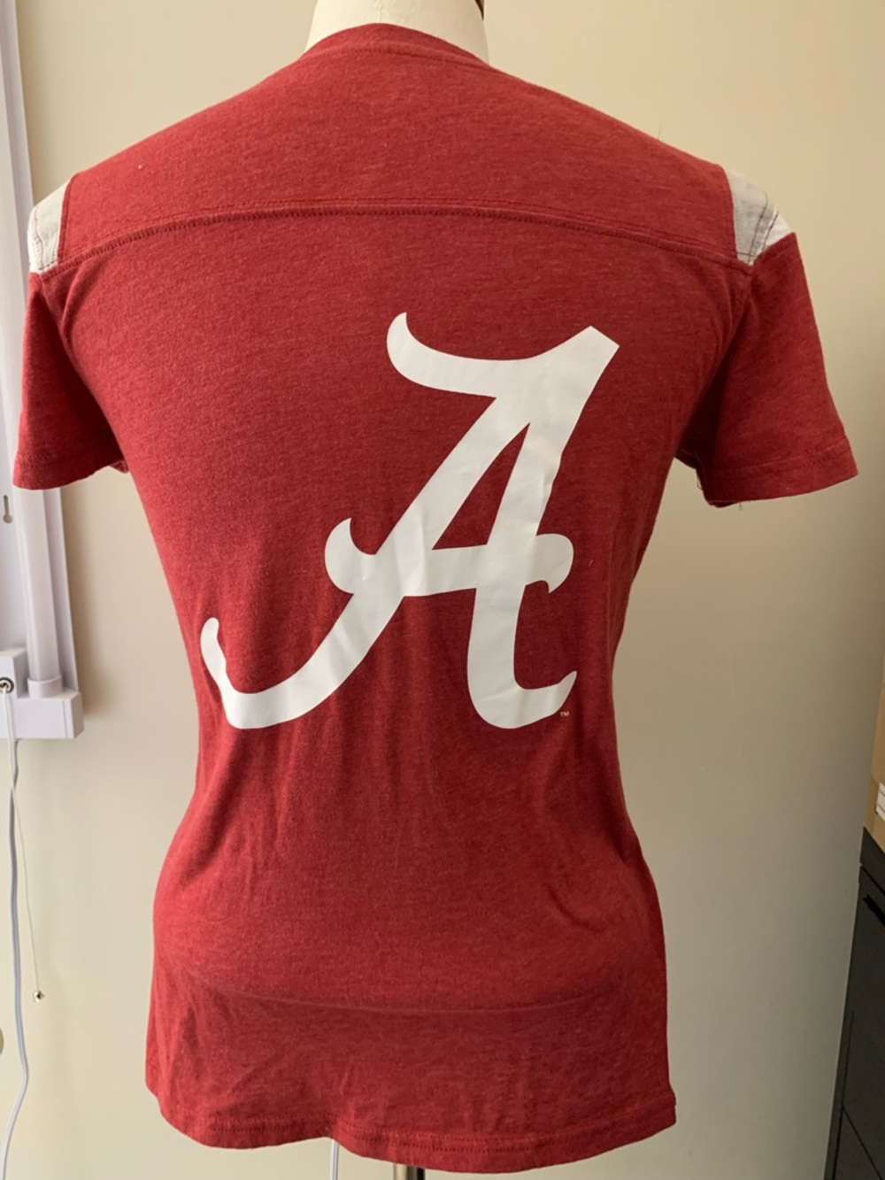 Nike Women's Crimson V-Neck 'Alabama Roll Tide' Tee with Houndstooth medium - Picture 3 of 4